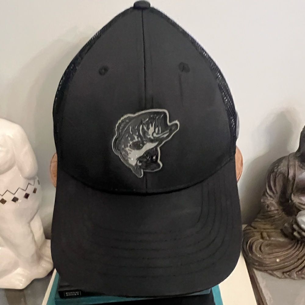 Bass Pro Shop Black Mesh Trucker Hat. Size Small/Medium.